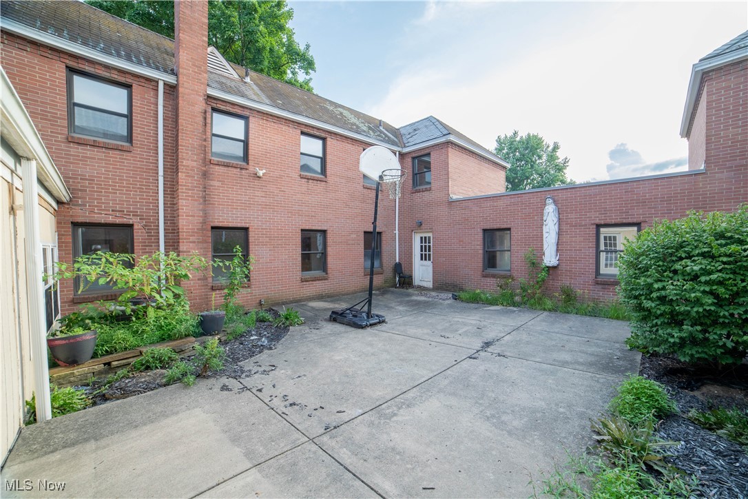 795-796 5th Street Youngstown OH 44471