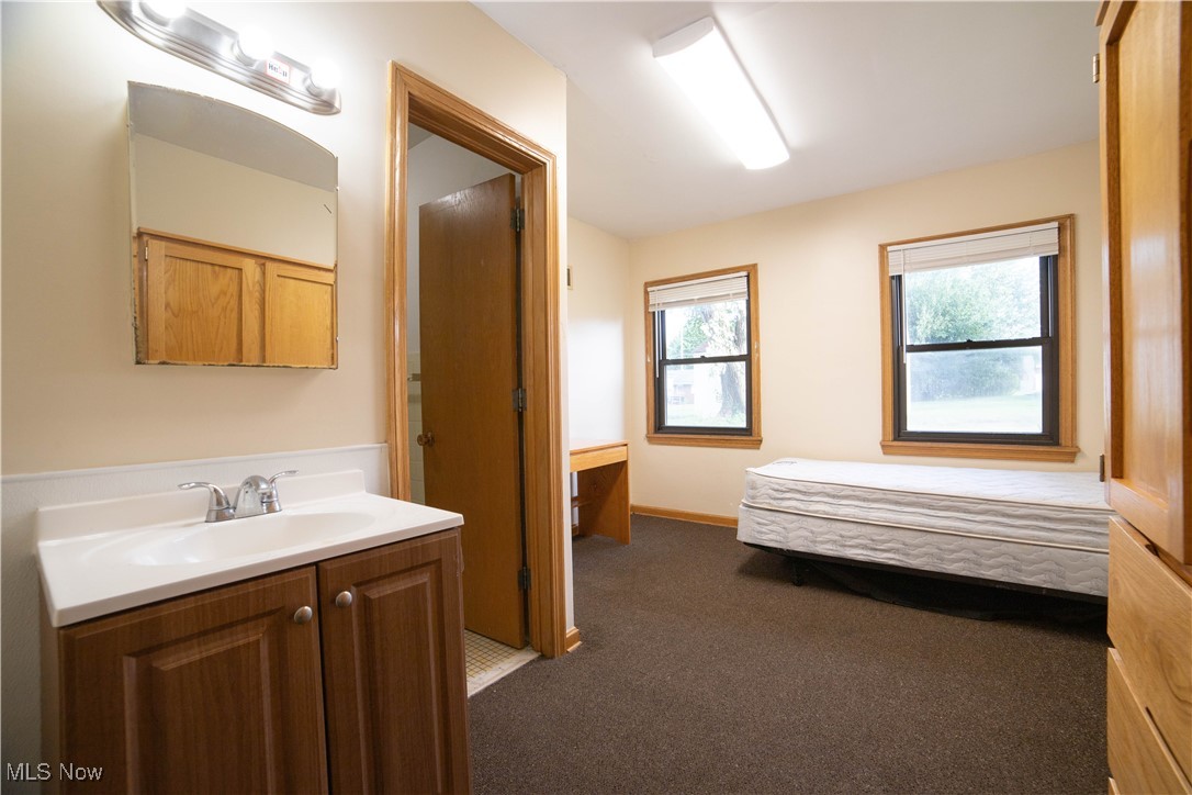 795-796 5th Street Youngstown OH 44471