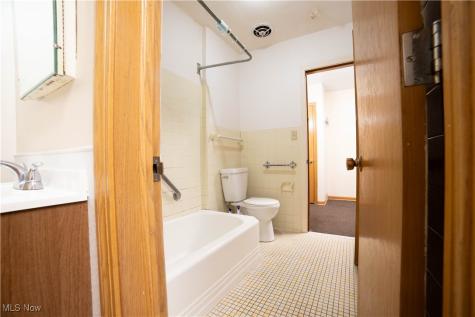 795-796 5th Street Youngstown OH 44471