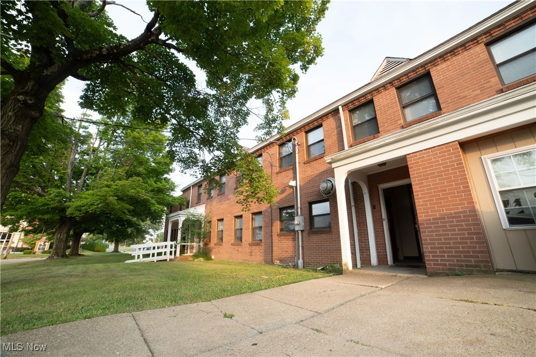 795-796 5th Street Youngstown OH 44471