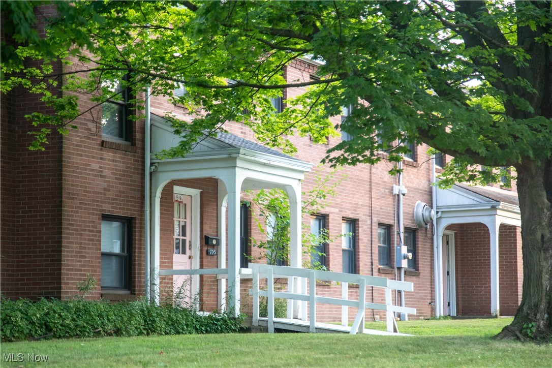 795-796 5th Street Youngstown OH 44471