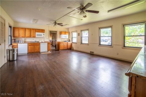 795-796 5th Street Youngstown OH 44471