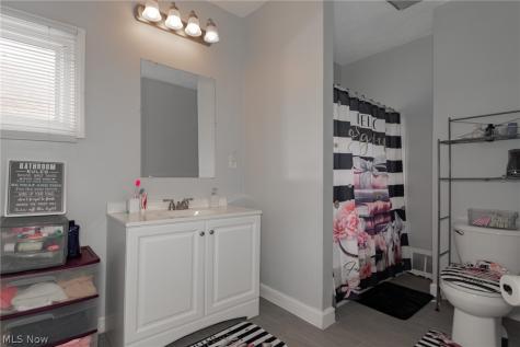 10302 Manor Avenue Cleveland OH 44104