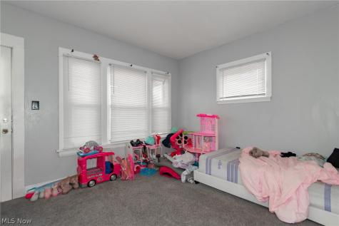 10302 Manor Avenue Cleveland OH 44104