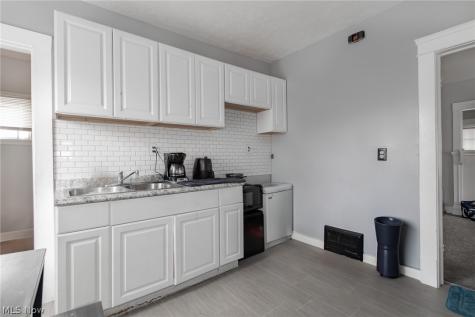 10302 Manor Avenue Cleveland OH 44104