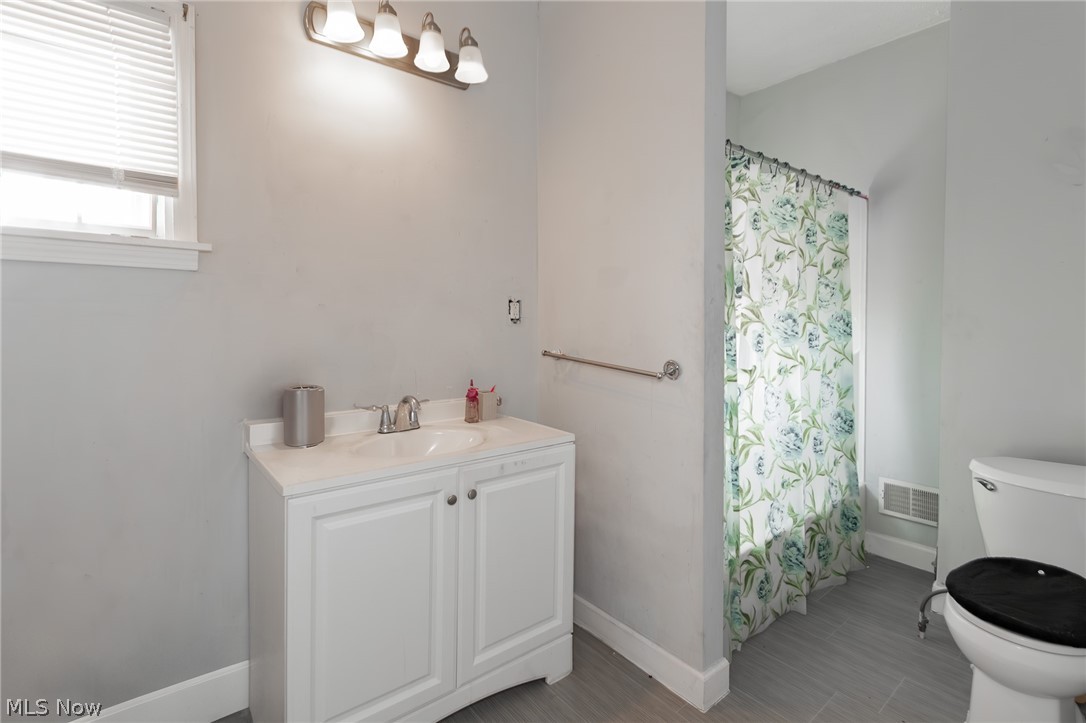 10302 Manor Avenue Cleveland OH 44104