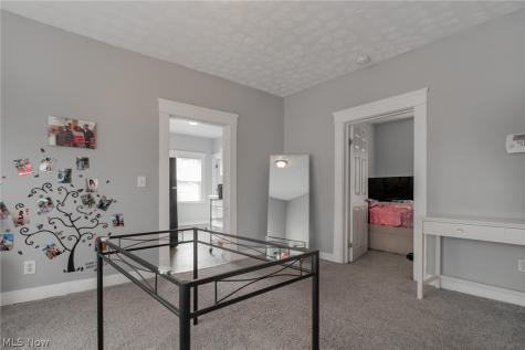 10302 Manor Avenue Cleveland OH 44104