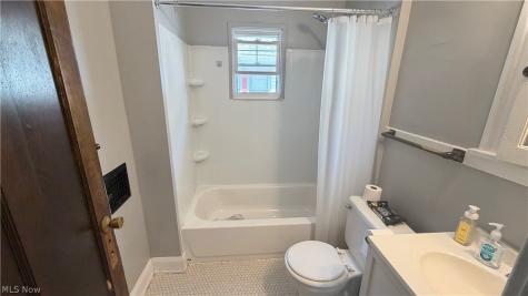 11517 Florian Avenue Cleveland OH 44111