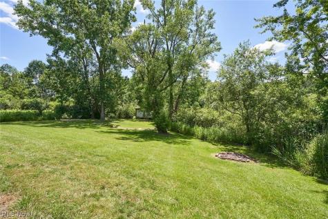890-892 Irish Road Kent OH 44240