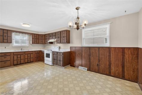 4906 Albertly Avenue Parma OH 44134