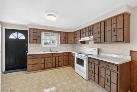 4906 Albertly Avenue Parma OH 44134