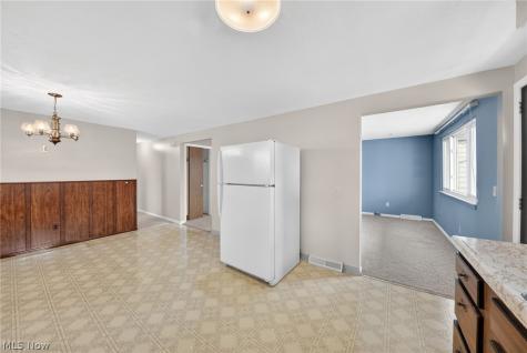 4906 Albertly Avenue Parma OH 44134