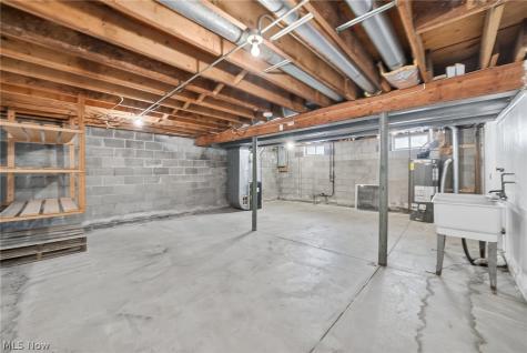 4906 Albertly Avenue Parma OH 44134