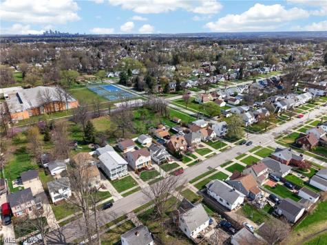 4906 Albertly Avenue Parma OH 44134
