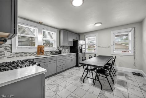 3016 Tuxedo Avenue Parma OH 44134