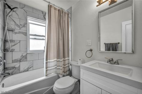 3016 Tuxedo Avenue Parma OH 44134