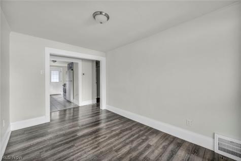 3016 Tuxedo Avenue Parma OH 44134