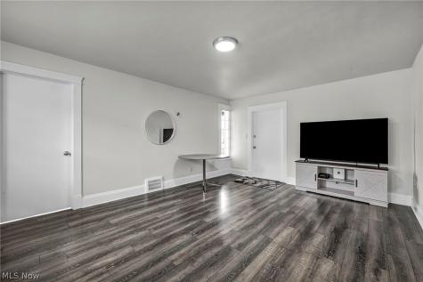 3016 Tuxedo Avenue Parma OH 44134