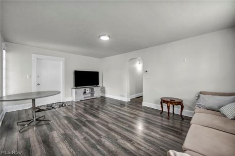3016 Tuxedo Avenue Parma OH 44134