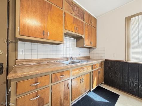 3765 W 134th Street Cleveland OH 44111