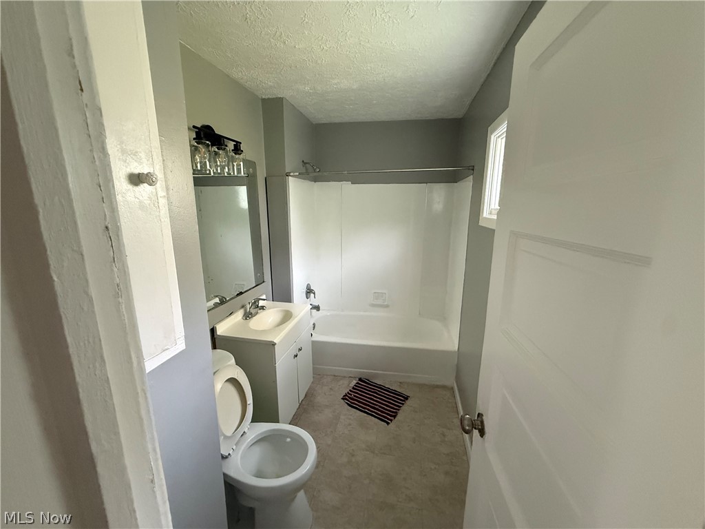 15831 Trafalgar Avenue Cleveland OH 44110