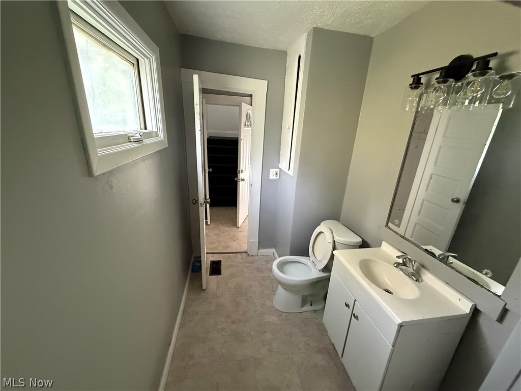 15831 Trafalgar Avenue Cleveland OH 44110