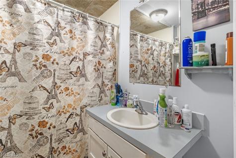 2653 W 27th Street Cleveland OH 44113