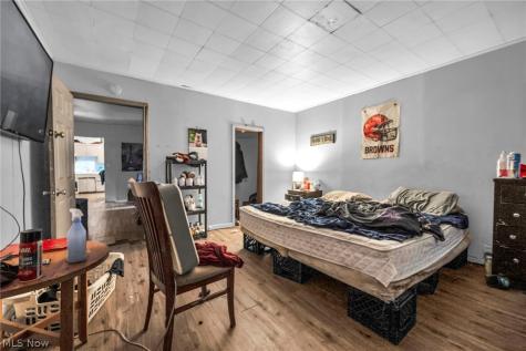 3288 W 52nd Street Cleveland OH 44102