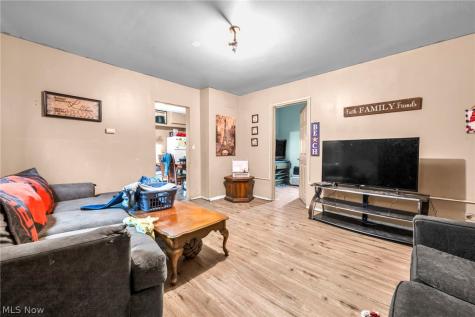 3288 W 52nd Street Cleveland OH 44102