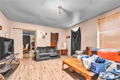 3288 W 52nd Street Cleveland OH 44102