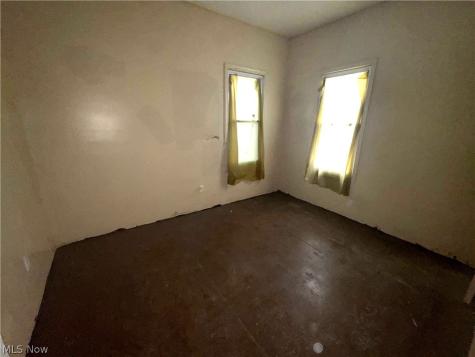 10006 Somerset Avenue Cleveland OH 44108