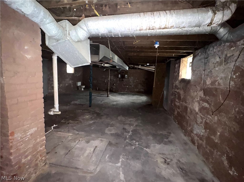 10006 Somerset Avenue Cleveland OH 44108