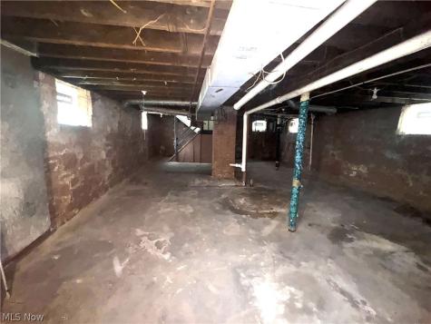 10006 Somerset Avenue Cleveland OH 44108