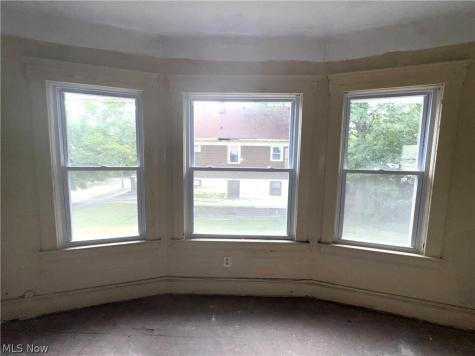 10006 Somerset Avenue Cleveland OH 44108