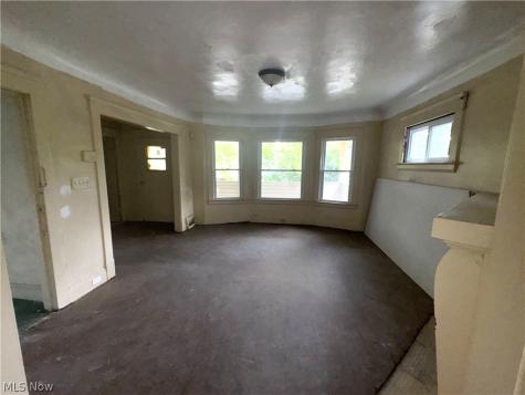 10006 Somerset Avenue Cleveland OH 44108