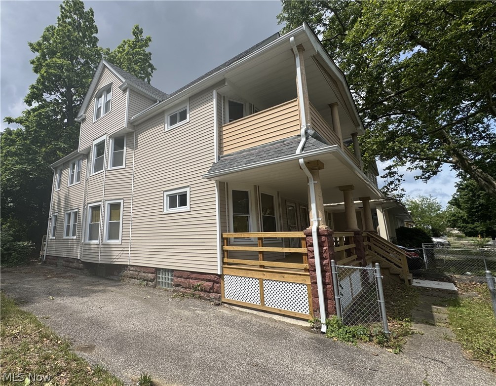 10006 Somerset Avenue Cleveland OH 44108