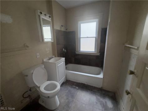 10006 Somerset Avenue Cleveland OH 44108