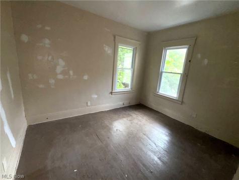 10006 Somerset Avenue Cleveland OH 44108