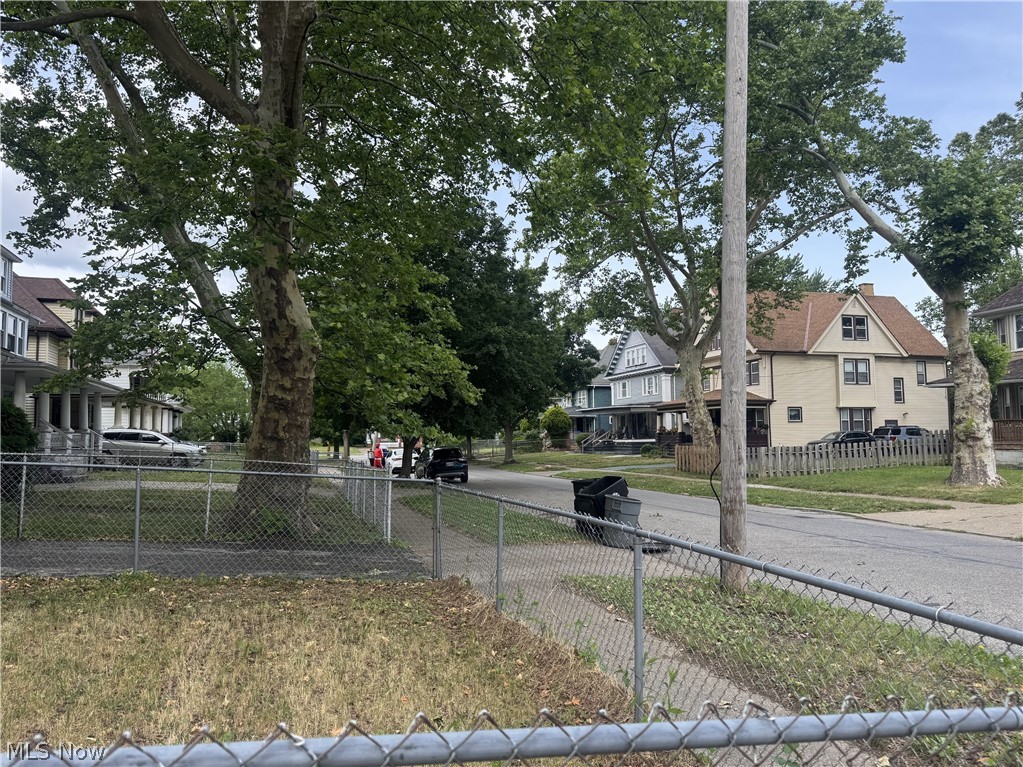10006 Somerset Avenue Cleveland OH 44108