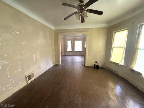 10006 Somerset Avenue Cleveland OH 44108