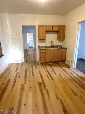 3302 W 48th Street Cleveland OH 44102