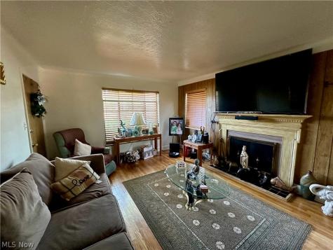 1166 E 176th Street Cleveland OH 44119