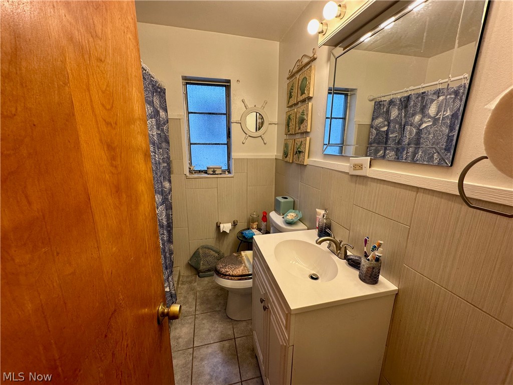 1166 E 176th Street Cleveland OH 44119