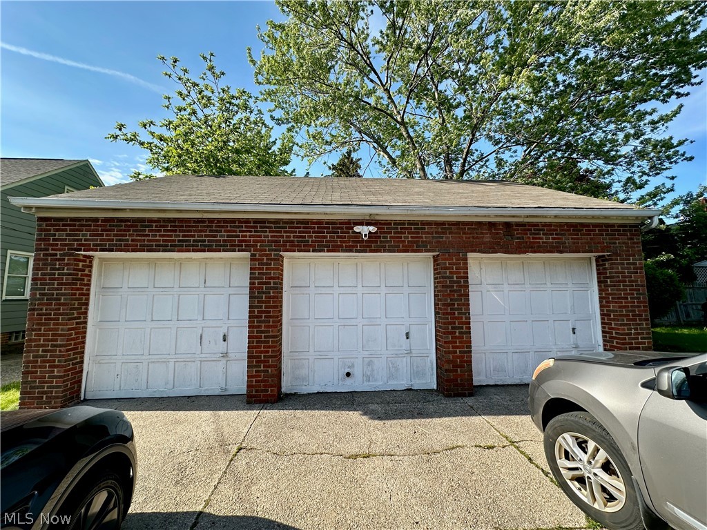 1166 E 176th Street Cleveland OH 44119