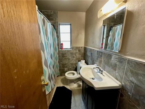 1166 E 176th Street Cleveland OH 44119