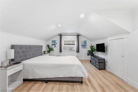 2313 Grandview Avenue Cleveland Heights OH 44106