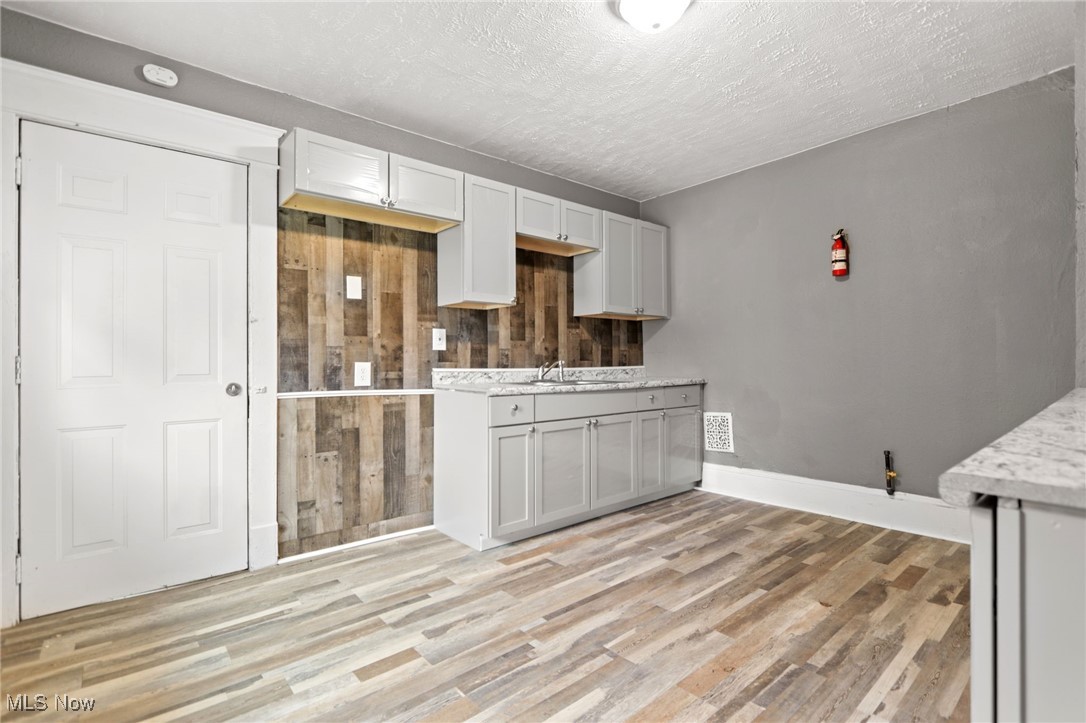 7608 Lawnview Avenue Cleveland OH 44103