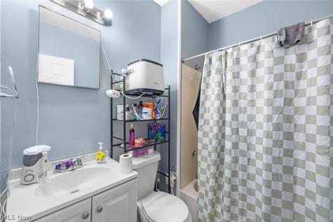 2231 W 105th Street Cleveland OH 44102