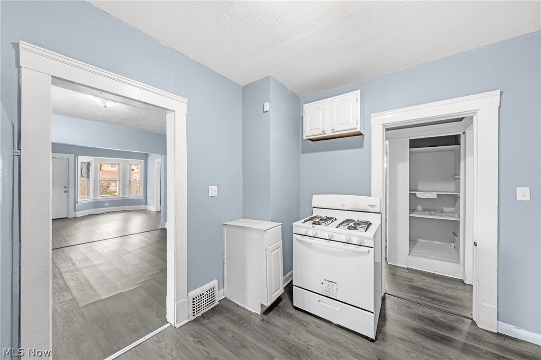 2231 W 105th Street Cleveland OH 44102