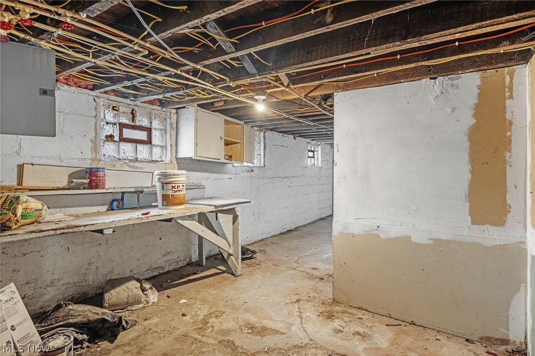 2231 W 105th Street Cleveland OH 44102